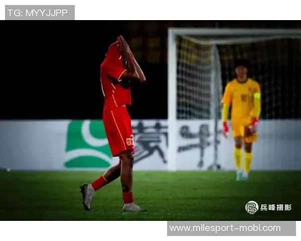 U16国足大胜8-0徐正鹏传中助攻张伯霖精彩头球破门